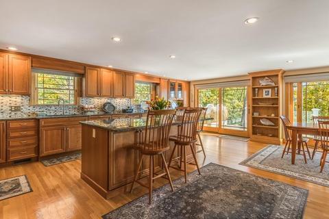 1 Lanthorn Ln, Beverly, MA 01915 photo 3