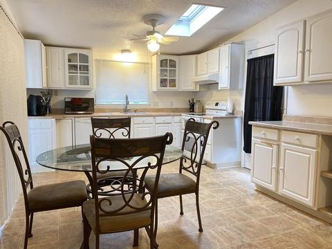 41 Hyde Ave, Springfield, MA 01107 photo 7