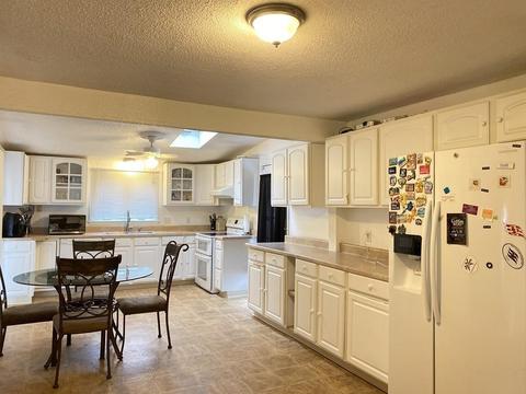 41 Hyde Ave, Springfield, MA 01107 photo 8