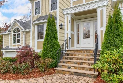24 Regency Dr, Dracut, MA 01826 photo 2