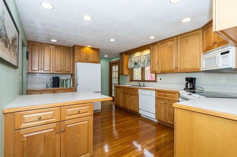 550 Summer Ave, Reading, MA 01867 photo 7