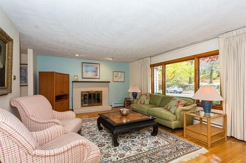550 Summer Ave, Reading, MA 01867 photo 3