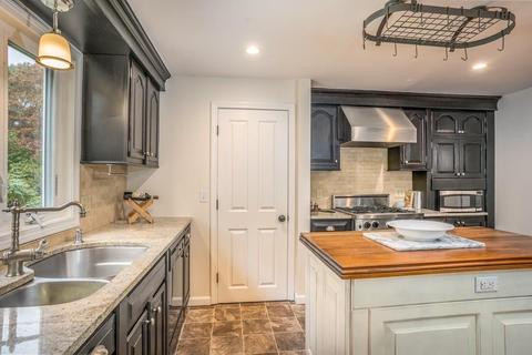 26 Hanson Ln, Barnstable, MA 02630 photo 5
