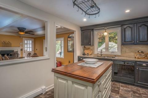 26 Hanson Ln, Barnstable, MA 02630 photo 4