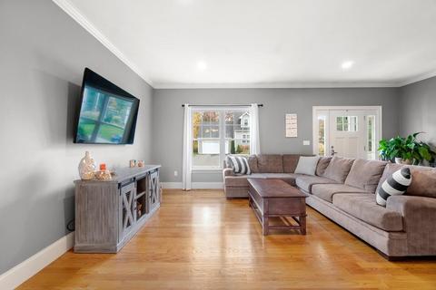 2 Dornoch Rd, Taunton, MA 02780 photo 4