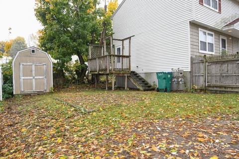 82 E St #A, Lowell, MA 01851 photo 2