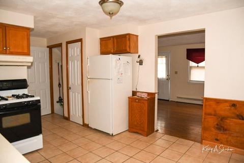 82 E St #A, Lowell, MA 01851 photo 5