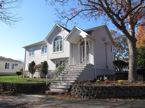 14 Summit Ave, Saugus, MA 01906 photo 2