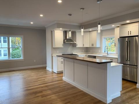 472 Main #B, Stoneham, MA 02180 photo 2