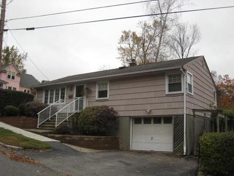2 Blair St, Worcester, MA 01602 photo 1