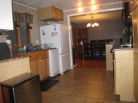 2 Blair St, Worcester, MA 01602 photo 3