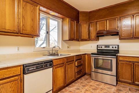 118 Olmsted Dr, Springfield, MA 01108 photo 3