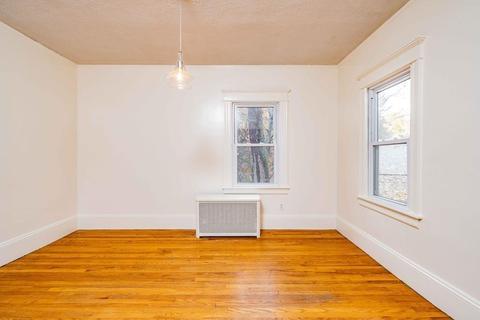 118 Olmsted Dr, Springfield, MA 01108 photo 8