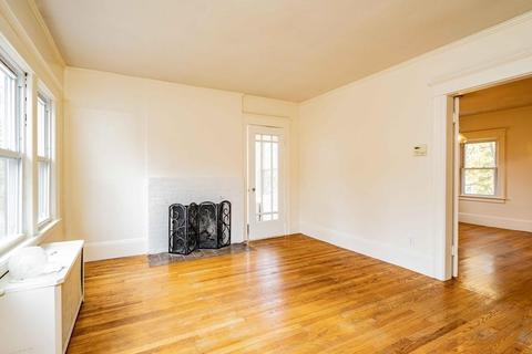 118 Olmsted Dr, Springfield, MA 01108 photo 5