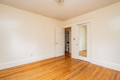 118 Olmsted Dr, Springfield, MA 01108 photo 17