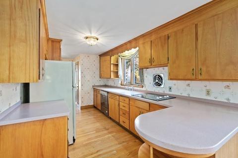 24 Juniper Cir, Reading, MA 01867 photo 9