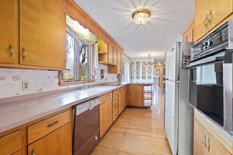 24 Juniper Cir, Reading, MA 01867 photo 8