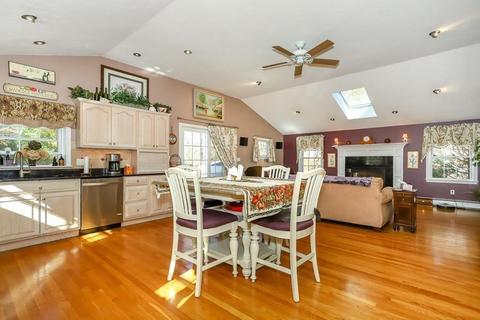 9 Curtis Cir, Canton, MA 02021 photo 4