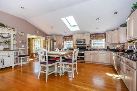 9 Curtis Cir, Canton, MA 02021 photo 3