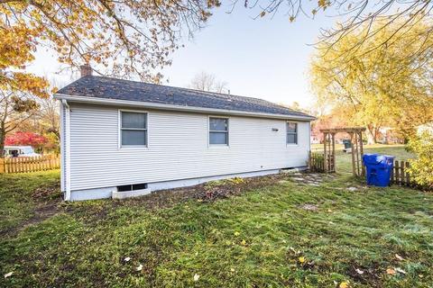 227 Roy St, Springfield, MA 01104 photo 8