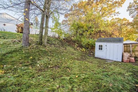227 Roy St, Springfield, MA 01104 photo 9