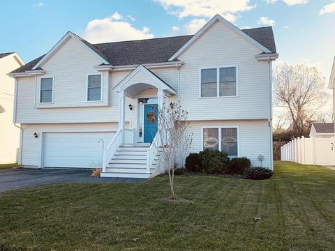77 Lynwood St, Fall River, MA 02721 photo 1