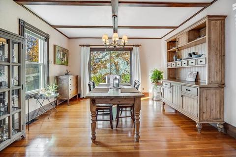 9 Walnut St, Wakefield, MA 01880 photo 2