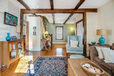 9 Walnut St, Wakefield, MA 01880 photo 5