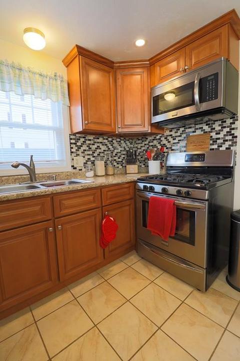 369 Brayton Ave, Fall River, MA 02721 photo 10