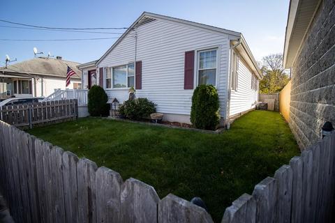 369 Brayton Ave, Fall River, MA 02721 photo 2