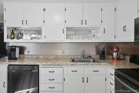 76 Winter St, Saugus, MA 01906 photo 8