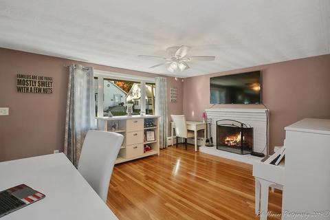 76 Winter St, Saugus, MA 01906 photo 3