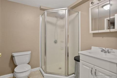 76 Winter St, Saugus, MA 01906 photo 17