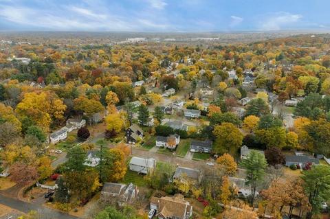 10 Hemlock Rd, Reading, MA 01867 photo 10