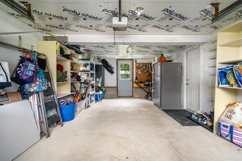 10 Hemlock Rd, Reading, MA 01867 photo 38