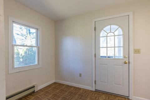 26 Crescent St, Lancaster, MA 01523 photo 8