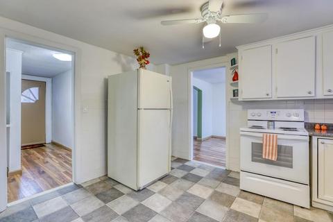 40 Truman Cir, Springfield, MA 01109 photo 4