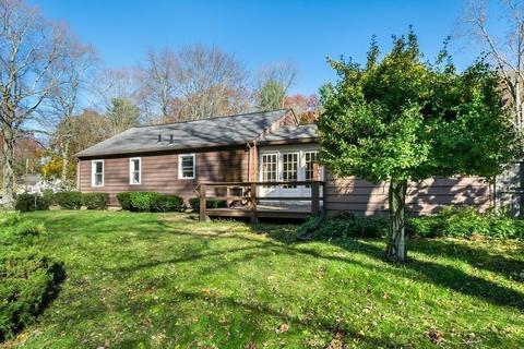 86 Gralia Dr, Springfield, MA 01128 photo 3