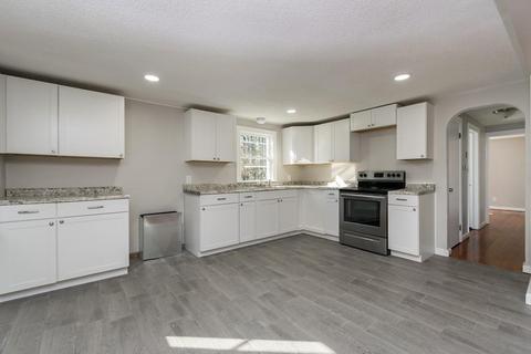 86 Gralia Dr, Springfield, MA 01128 photo 6