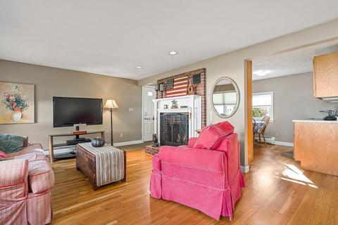 12 Curtis St, Reading, MA 01867 photo 4