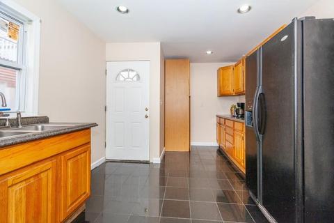 41 Heath St, Everett, MA 02149 photo 6