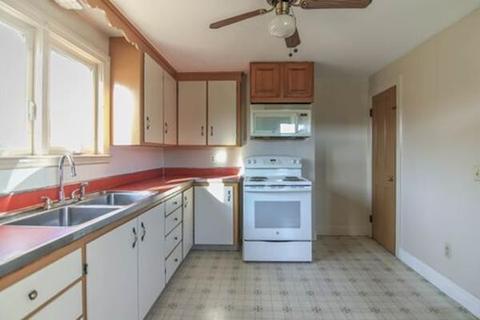 81 Maple St, Hardwick, MA 01082 photo 4