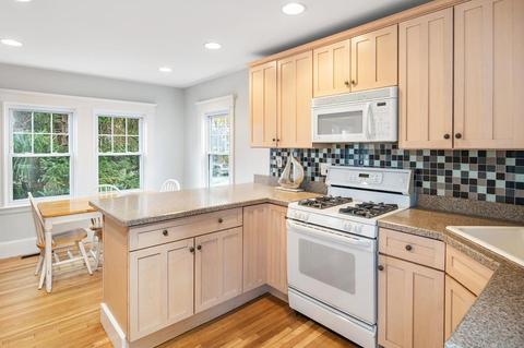 21 Edgemont Rd, Braintree, MA 02184 photo 2