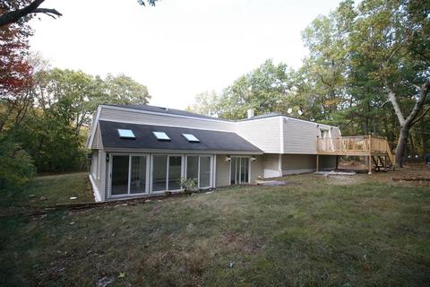 2 Huson St, Derry, NH 03038 photo 4