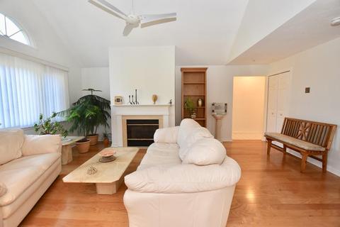 61 Maple St #P, Canton, MA 02021 photo 6