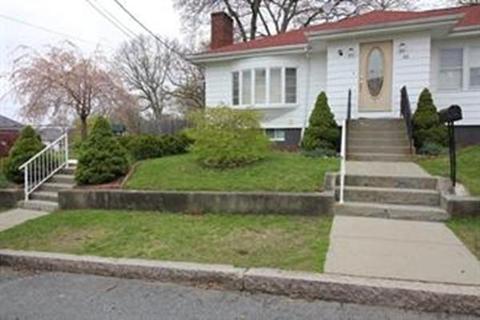 88 Monarch St, Fall River, MA 02723 photo 3