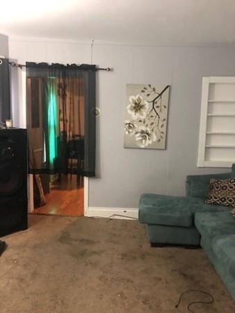 32 Smith St, Springfield, MA 01105 photo 5