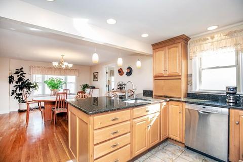 95 Forest St, Danvers, MA 01923 photo 3