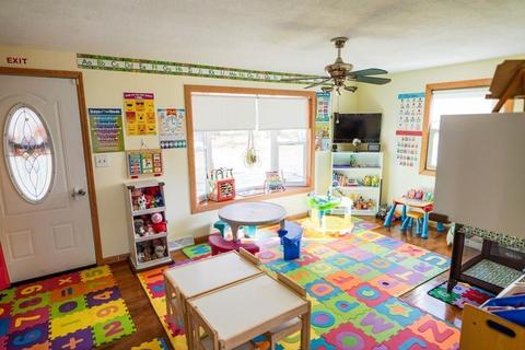 212 Garnet St, Springfield, MA 01129 photo 11