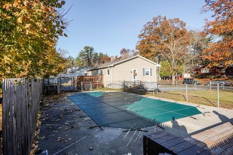 212 Garnet St, Springfield, MA 01129 photo 17